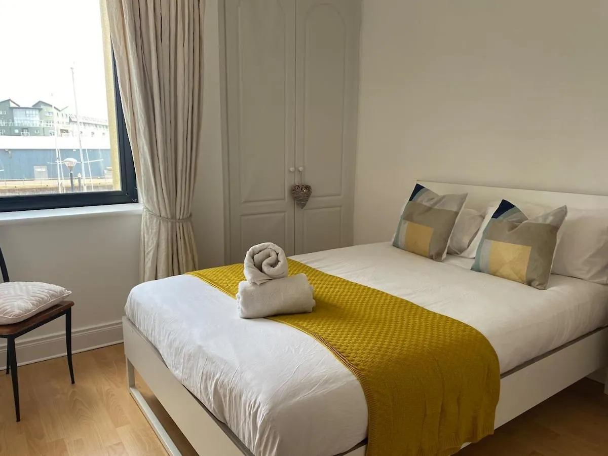 Harbour View Apartment - Two Bed With Parking Galway